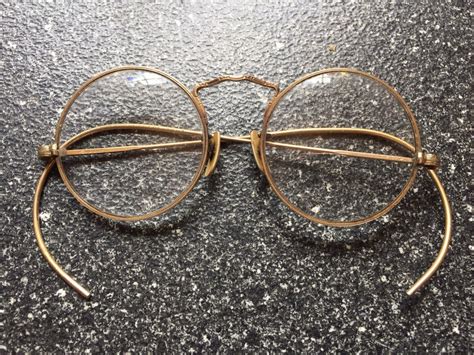 round wire rimmed glasses
